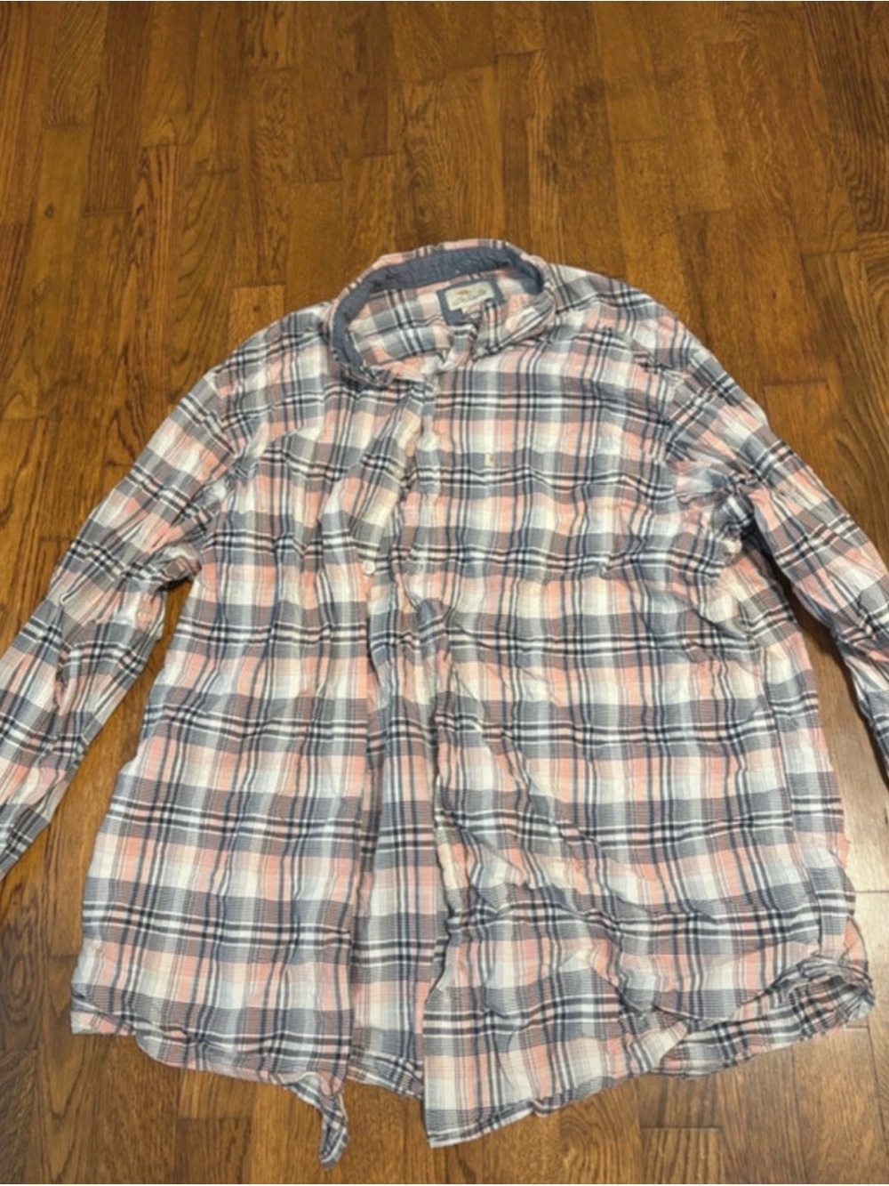Casual Plaid Button-Down Shirt in Pink and Gray